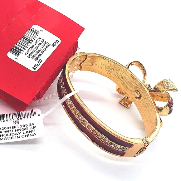 50% off! MACY'S Holiday Lane Pave Red Gold Bow Cubic Zirconia CZ Bangle Bracelet - Picture 4 of 4